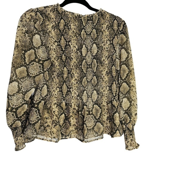 Zara Animal Print Smock Peplum Ruffle V-Neck
Top Small - Picture 4 of 10